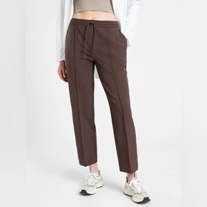 NWT Athleta Endeavor Straight Leg Pant Walnut Brown size 4